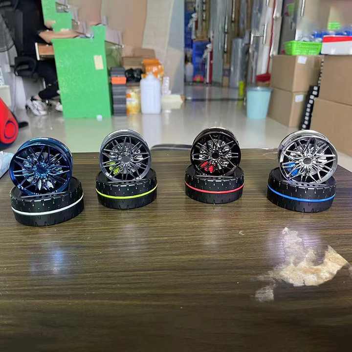 CAR WHEEL HUB/RIM SOLAR POWERED AIRFRESHNER