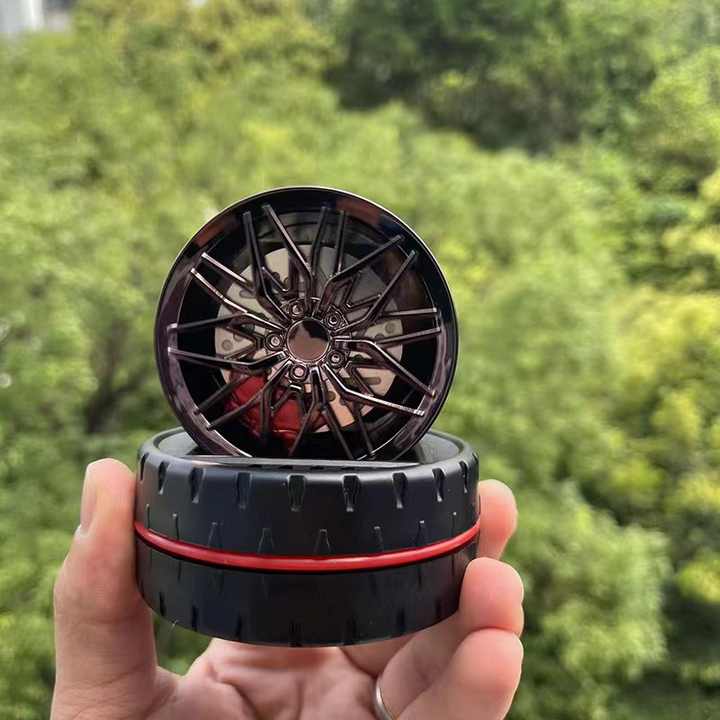 CAR WHEEL HUB/RIM SOLAR POWERED AIRFRESHNER