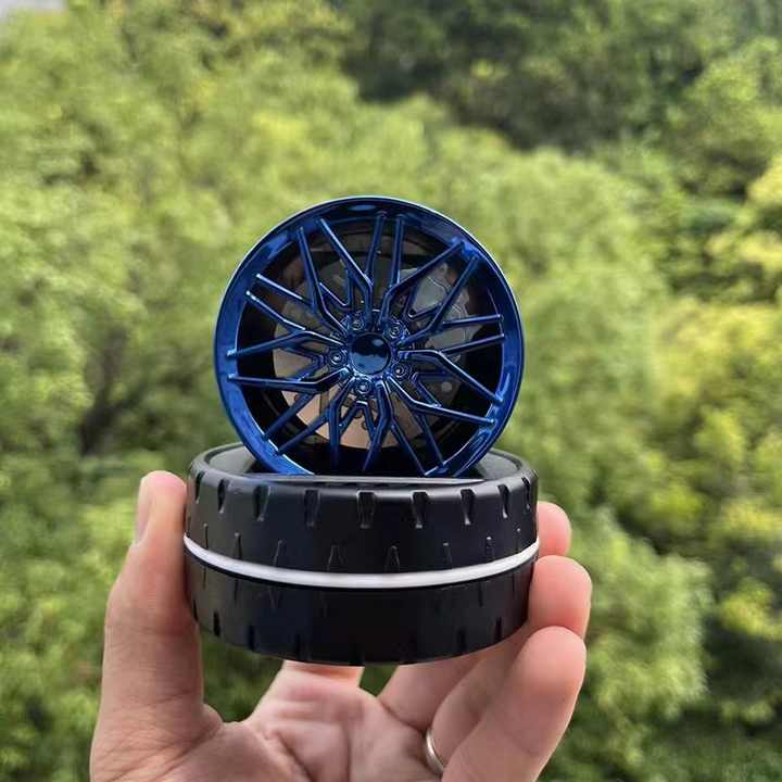 CAR WHEEL HUB/RIM SOLAR POWERED AIRFRESHNER